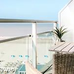 Διαμέρισμα At Sea *